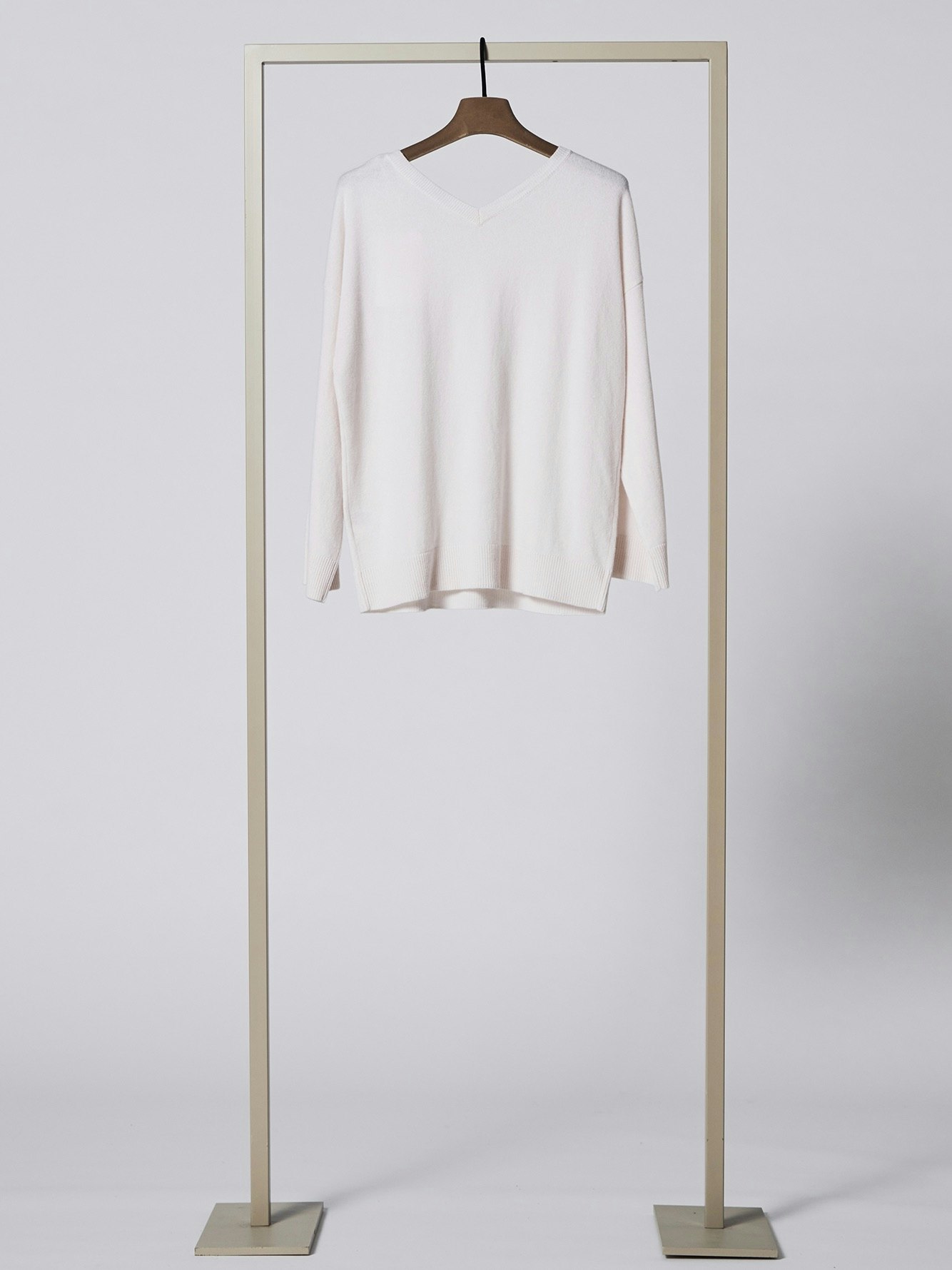 R-Neck Pullover