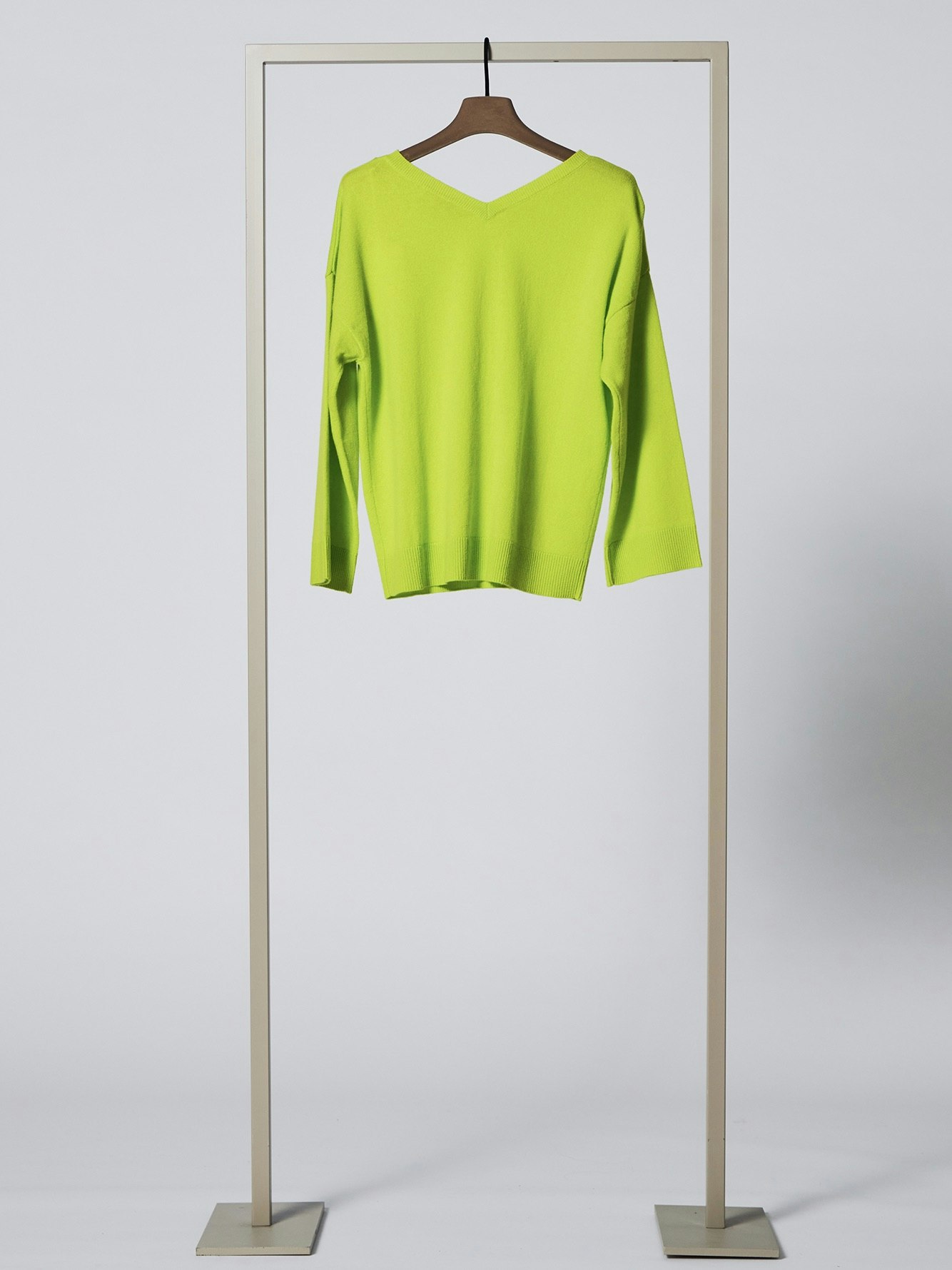 R-Neck Pullover