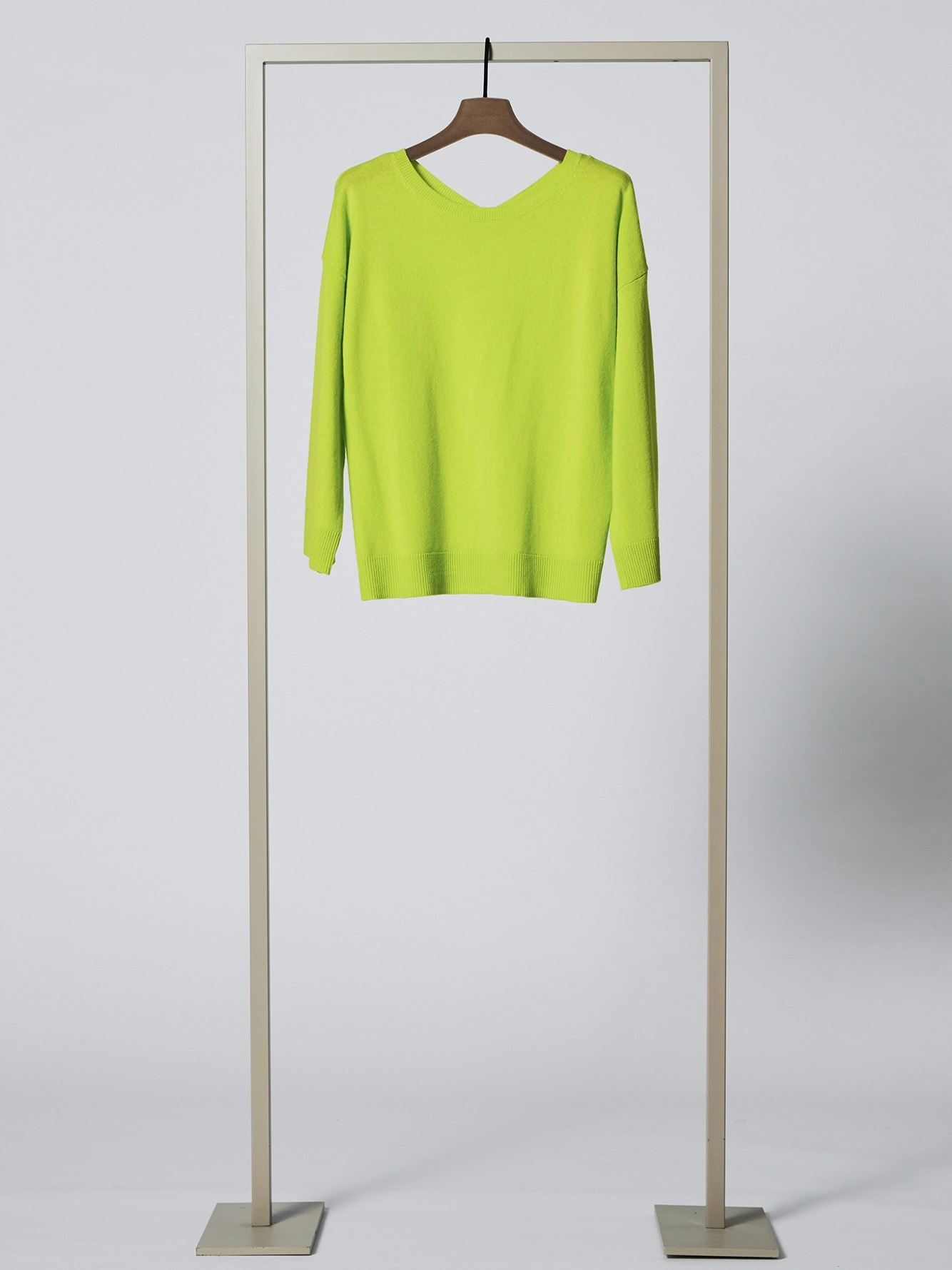 R-Neck Pullover