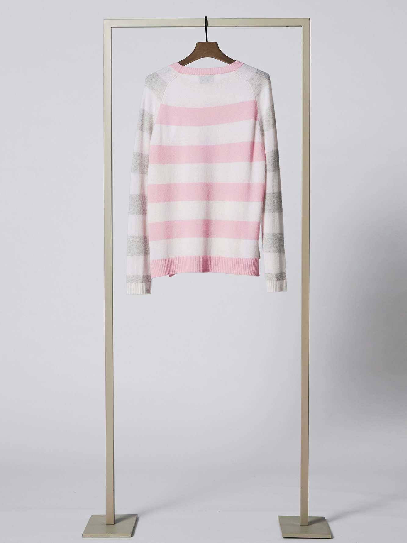 R-Neck Pullover