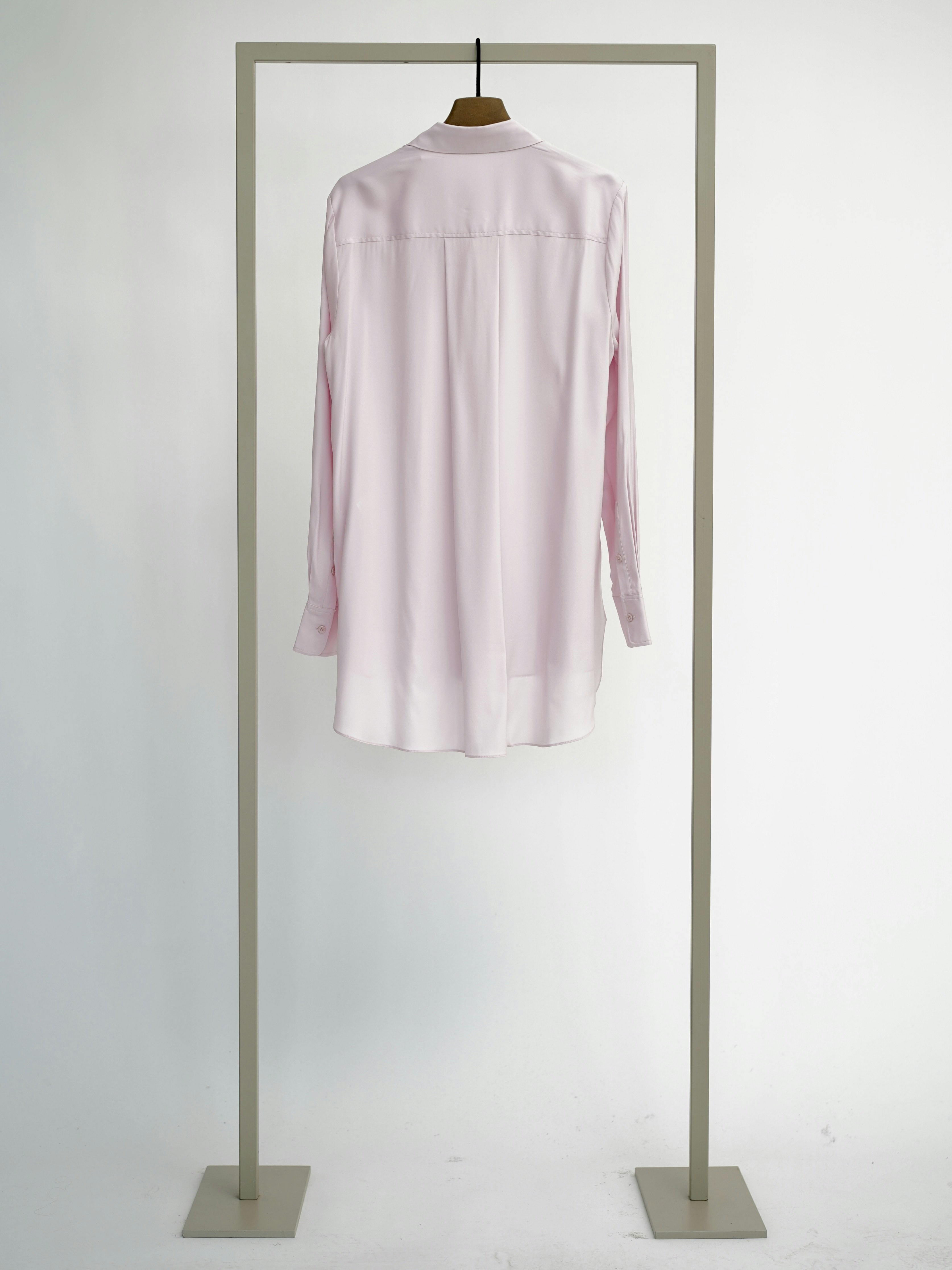 Blouse with a collar