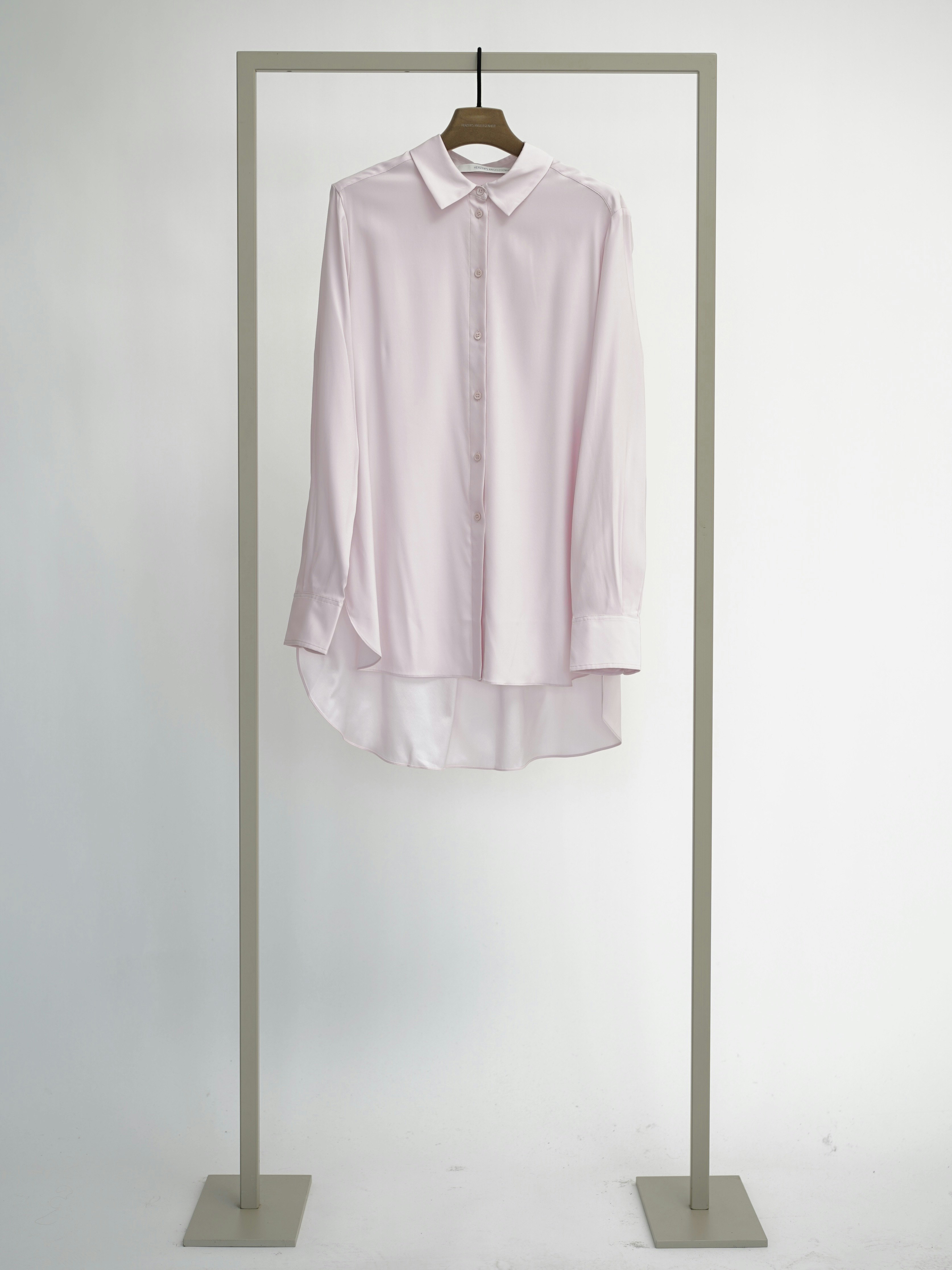 Blouse with a collar