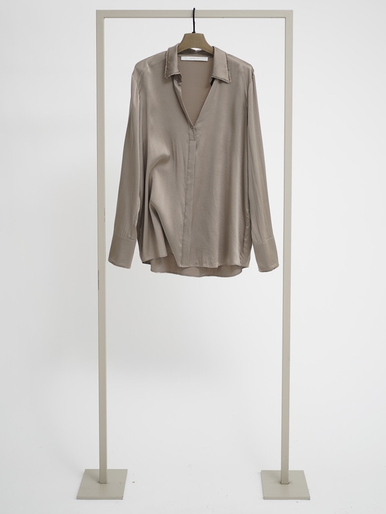 Seidenbluse mit Hemdkragen