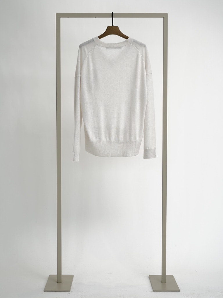 V-neck pullover