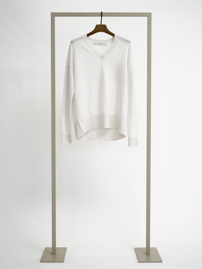 V-neck pullover