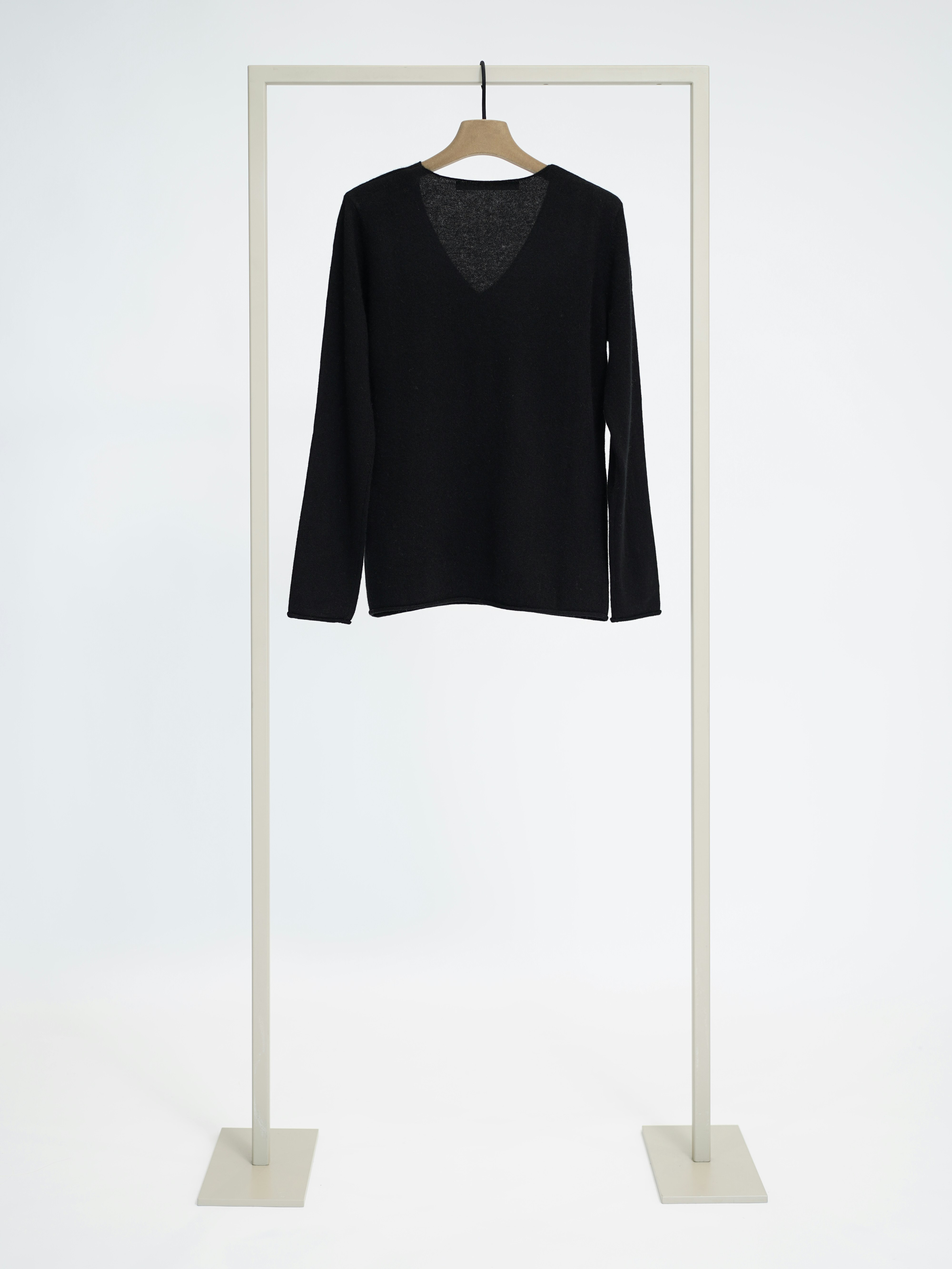 Cashmere pullover v-neck