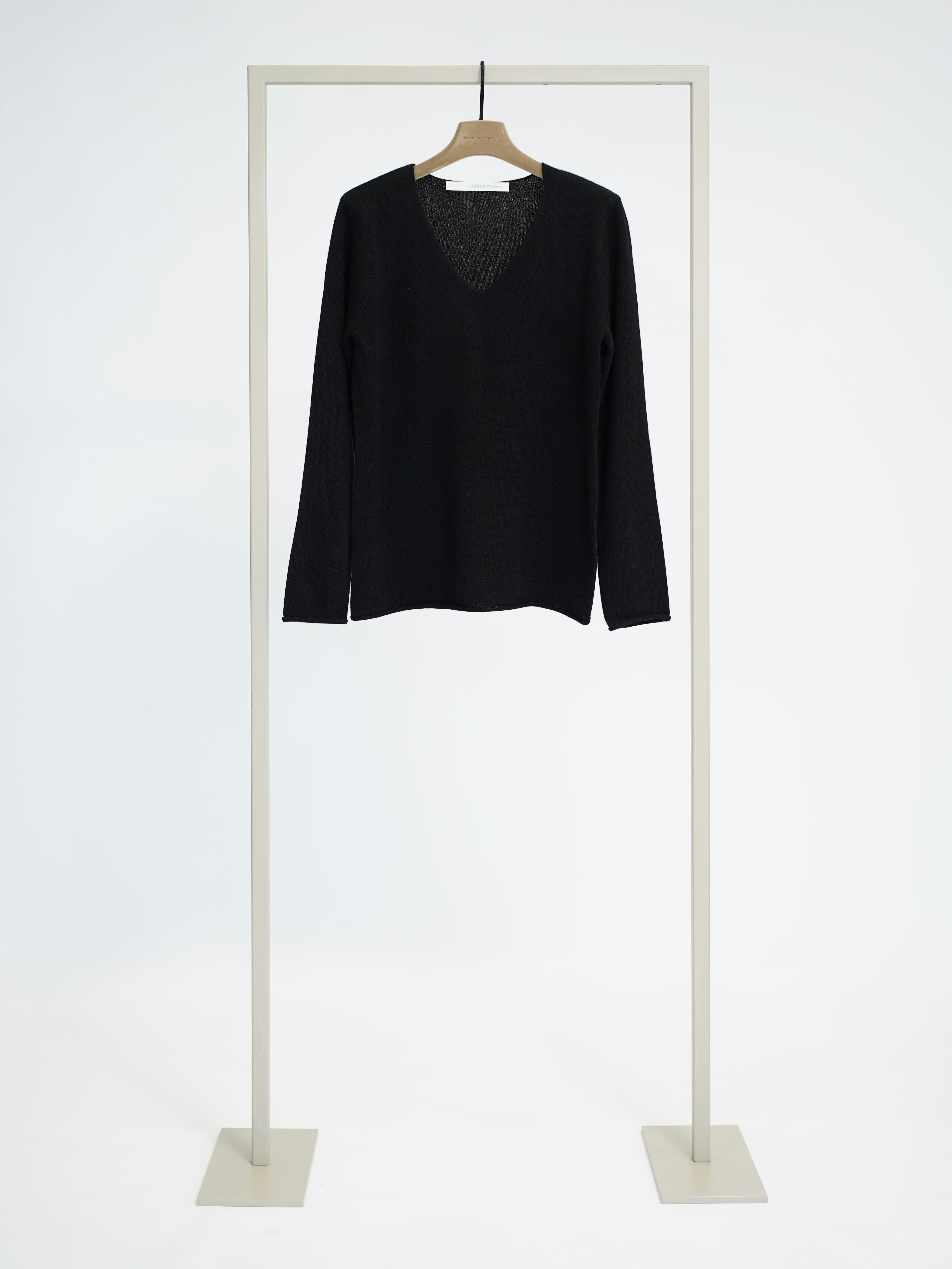Cashmere pullover v-neck