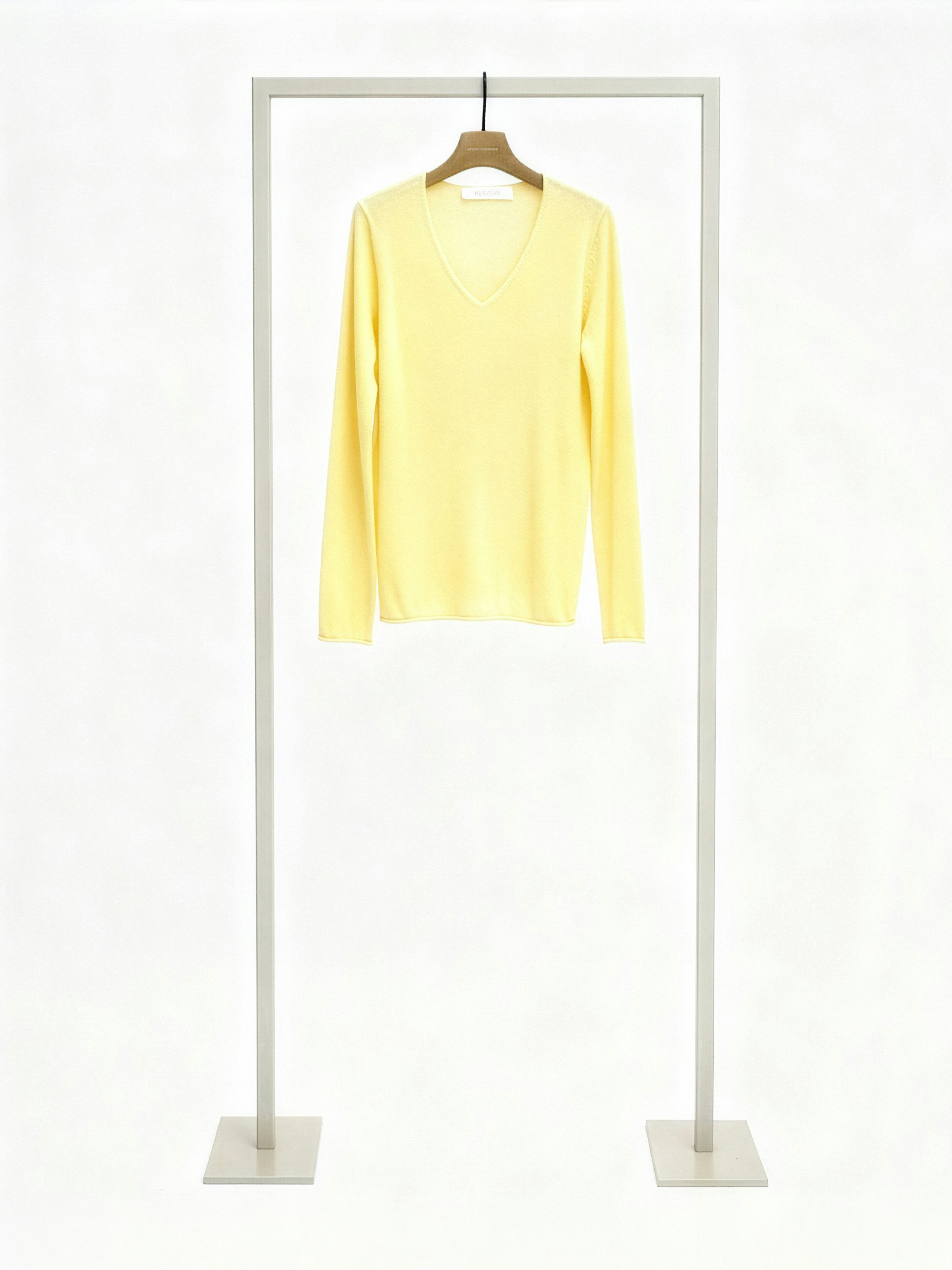 Cashmere pullover v-neck