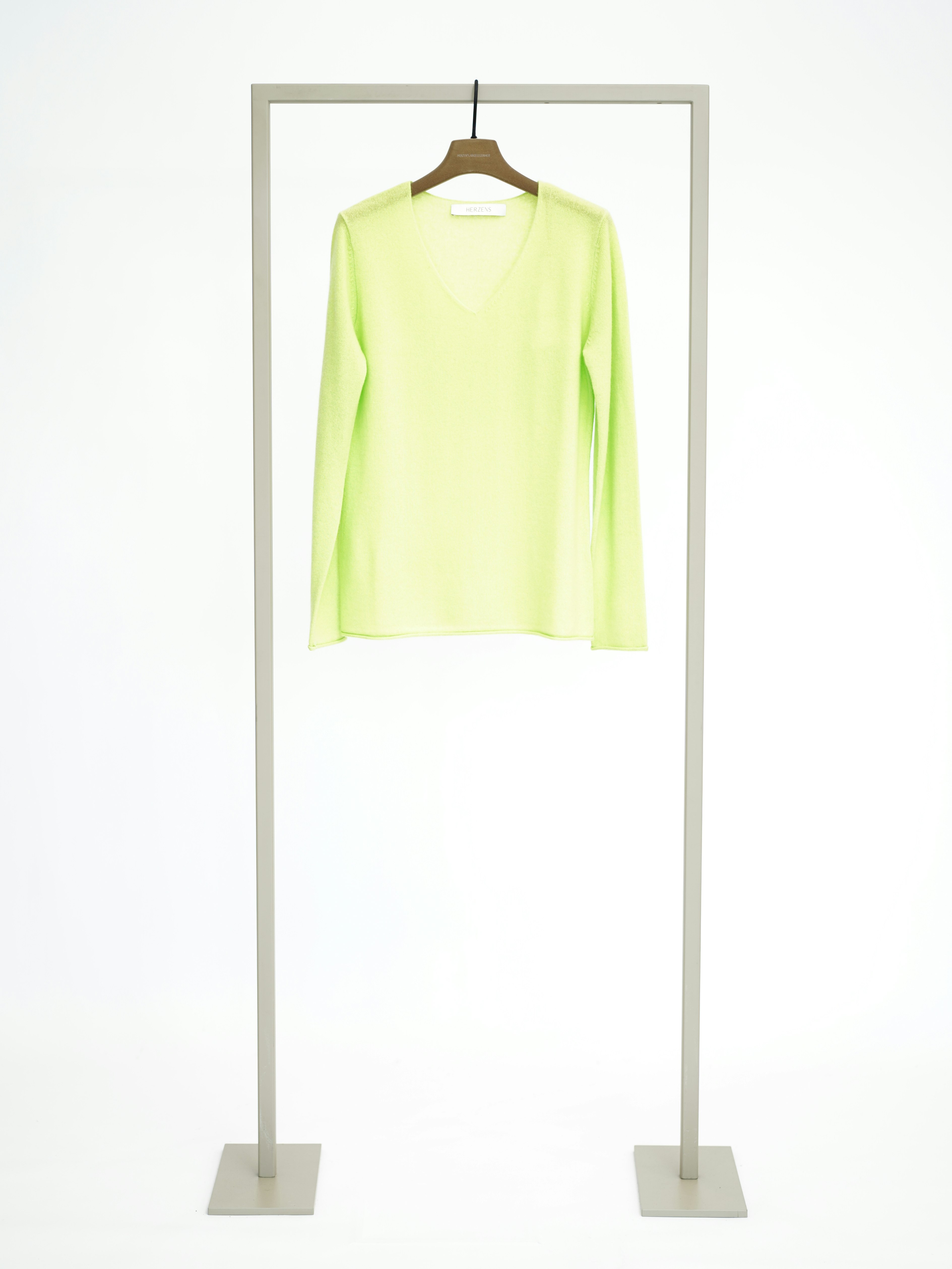 Cashmere pullover v-neck